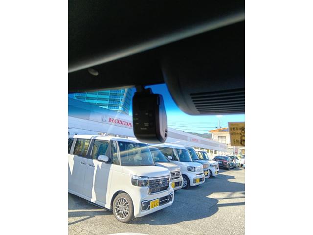 Ｎ－ＢＯＸカスタム Ｌターボ　スタイル＋ブラック　ワンオーナー・禁煙車・ホンダセンシング・ホンダインターナビ・バックモニター・ＥＴＣ・ドライブレコーダー・ＬＥＤヘッドライト＆フォグライト・両側電動スライドドア・アルミホイール（22枚目）
