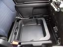 助手席のシート下にも収納スペースがございます!!
