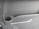 運転席横に小物入れがございます☆