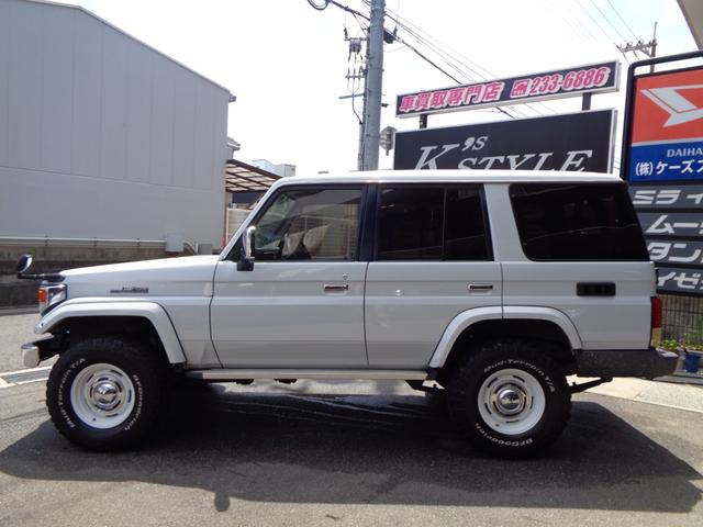TOYOTA LAND CRUISER 70 ZX | 2000 | PEARL WHITE | 353000 km TOYOTA LAND CRUISER 70 ZX | 2000 | PEARL WHITE | 353000 km
