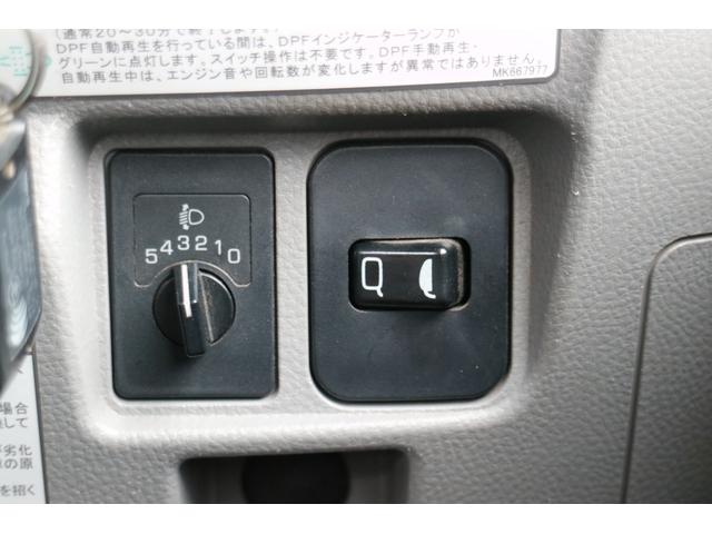 全低床 2t積インパネ5速MT 4P10 Dターボ DPF アドブルー 車線逸脱警報付 ナビETC LEDライト フォグ キーレス電格ミラーABS エアバッグ 荷台寸312/160/38cm リアWタイヤ(14枚目)