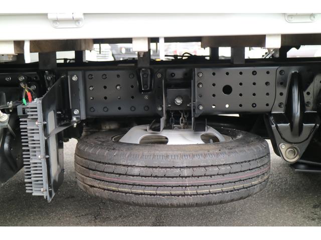 全低床 2t積インパネ5速MT 4P10 Dターボ DPF アドブルー 車線逸脱警報付 ナビETC LEDライト フォグ キーレス電格ミラーABS エアバッグ 荷台寸312/160/38cm リアWタイヤ(27枚目)