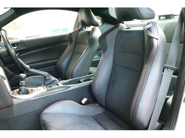GTリミテッド 6速MT 1オーナー車 純正SDナビ&フルセグTV(W61G)215/45/R17純正AW Rスポイラー HIDライト フォグ ハーフレザーシートヒーター 新車保証書 取扱書 Sキー(12枚目)