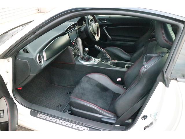 GTリミテッド 6速MT 1オーナー車 純正SDナビ&フルセグTV(W61G)215/45/R17純正AW Rスポイラー HIDライト フォグ ハーフレザーシートヒーター 新車保証書 取扱書 Sキー(37枚目)