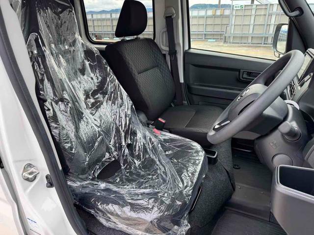 ハイゼットカーゴ クルーズ　４ＷＤ　ＡＴ　衝突被害軽減システム　クリアランスソナー　両側スライドドア　スマートキー　アイドリングストップ　電動格納ミラー　オートライト　ＥＳＣ　エアコン　パワーウィンドウ　運転席エアバッグ（12枚目）