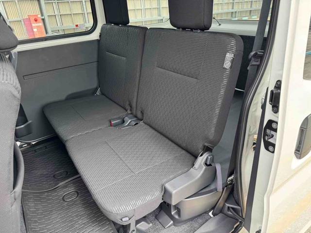 ハイゼットカーゴ クルーズ　４ＷＤ　ＡＴ　衝突被害軽減システム　クリアランスソナー　両側スライドドア　スマートキー　アイドリングストップ　電動格納ミラー　オートライト　ＥＳＣ　エアコン　パワーウィンドウ　運転席エアバッグ（15枚目）