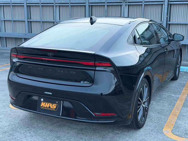 プリウス Ｚ　ＥーＦｏｕｒ　４ＷＤ　パノラマルーフ　パノラミックビュー　アクティブクルーズコントロール　パークアシスト　衝突被害軽減システム　全周囲カメラ　ナビ　　ＬＥＤヘッドランプ　シートヒーター＆クール（6枚目）