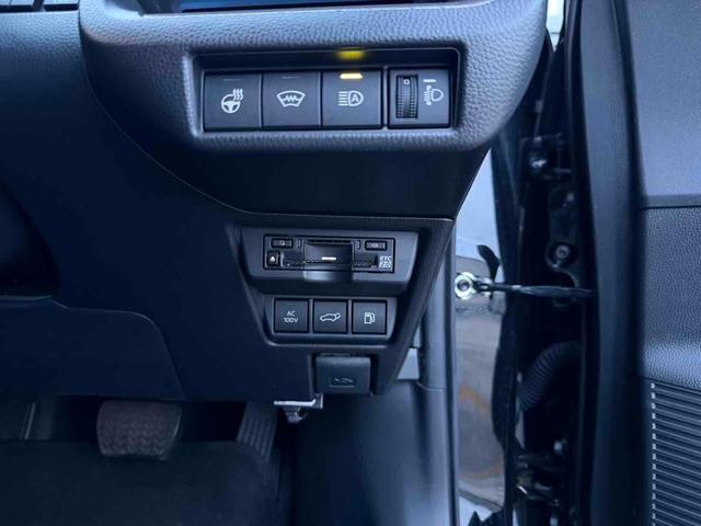 プリウス Ｚ　ＥーＦｏｕｒ　４ＷＤ　パノラマルーフ　パノラミックビュー　アクティブクルーズコントロール　パークアシスト　衝突被害軽減システム　全周囲カメラ　ナビ　　ＬＥＤヘッドランプ　シートヒーター＆クール（16枚目）