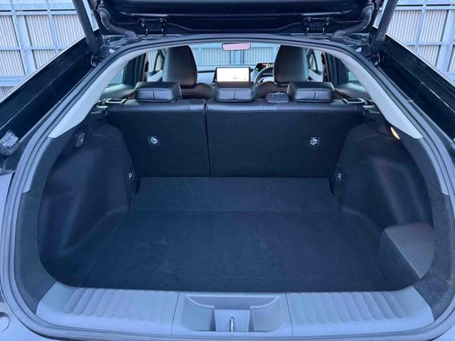 プリウス Ｚ　ＥーＦｏｕｒ　４ＷＤ　パノラマルーフ　パノラミックビュー　アクティブクルーズコントロール　パークアシスト　衝突被害軽減システム　全周囲カメラ　ナビ　　ＬＥＤヘッドランプ　シートヒーター＆クール（24枚目）