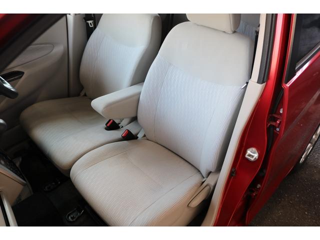 自社発行の保証書で安心！自社発行の保証書（１台１台に合った保証プラン）とディーラーの保証期間が残っている車輛は保証継承を行います。また展示在庫はすべて無事故、修復歴のない車両のみ展示しております！