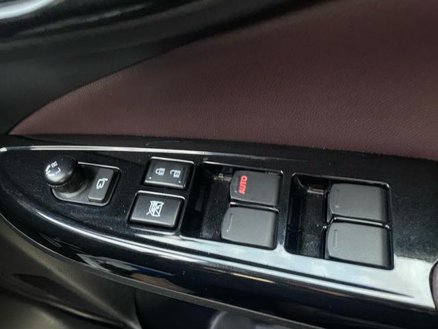 フロンクス １型　バックカメラ　オートライト　Ｂｌｕｅｔｏｏｔｈ　純正ナビ　プッシュスタート　シートヒーター　オートエアコン　スズキセーフティーサポート　衝突被害軽減システム　アイドリングストップ　衝突安全ボディ（14枚目）