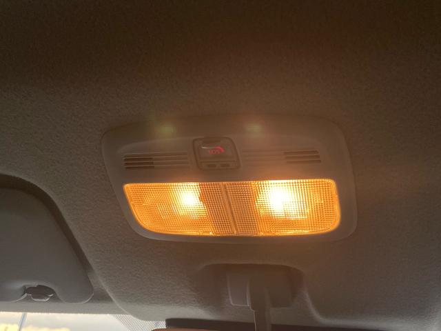 フロンクス １型　バックカメラ　オートライト　Ｂｌｕｅｔｏｏｔｈ　純正ナビ　プッシュスタート　シートヒーター　オートエアコン　スズキセーフティーサポート　衝突被害軽減システム　アイドリングストップ　衝突安全ボディ（22枚目）