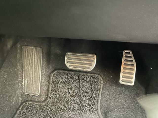 フロンクス １型　バックカメラ　オートライト　Ｂｌｕｅｔｏｏｔｈ　純正ナビ　プッシュスタート　シートヒーター　オートエアコン　スズキセーフティーサポート　衝突被害軽減システム　アイドリングストップ　衝突安全ボディ（36枚目）