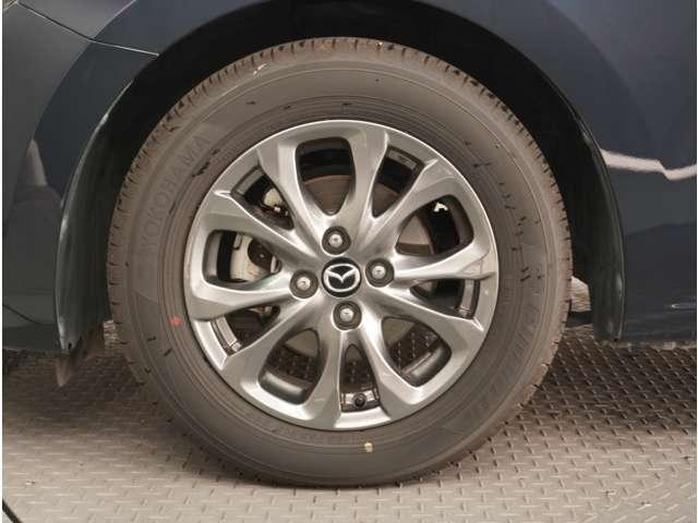 デミオ 1.5 15S ツーリング 360°ビュー・モニター 純正ナビ ETC コーナーソナー 地デジ インテリジェントキー Bカメラ DVD LEDヘッド 前席シートヒーター 横滑り防止装置 ETC アルミホイール 禁煙車 ABS(10枚目)