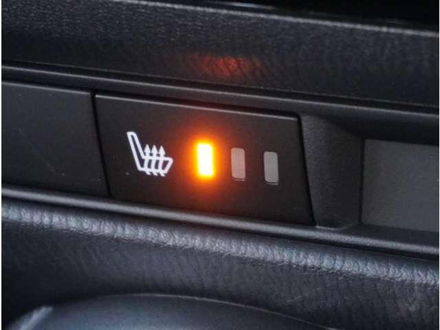 �y�V�[�g�q�[�^�[�z�������ɏd�󂷂�V�[�g�q�[�^�[�B�G�A�R����葁���c���牷�߂Ă����̂Ŋ�����̕������S�ł��B�G�A�R���̉����͊������邩����A�Ƃ������ɂ����������߂ł��B