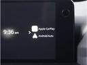 【スマートフォン連携】車内で様々な機能が利用できます。Apple CarPlayではiPhoneの機能(通話、音楽、マップなど)が、Android Autoでは通話、音楽、マップなどが利用可能です。