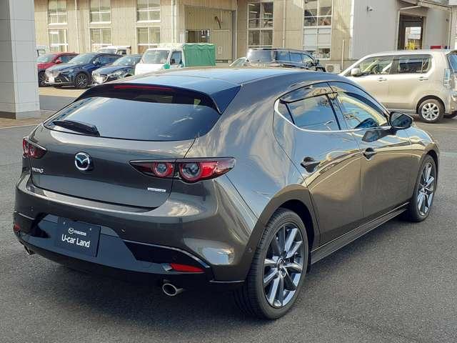 ＭＡＺＤＡ３ファストバック １．５　１５Ｓ　マツダ認定中古車　安心保証付き　修復歴無　ナビ　フルセグ　ＣＤ　ＤＶＤ　３６０°ビューモニター　衝突被害軽減ブレーキ　レーンキープアシスト　ＬＥＤＬＥＤヘッドライト　ハイビームコントロール　ＥＴＣ（6枚目）