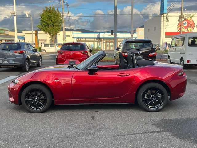 ロードスター Ｓスペシャルパッケージ　マツダ認定中古車　衝突被害軽減ブレーキ　ＬＥＤヘッドランプ　バックカメラ　車線逸脱警報装置　ブラインドスポットモニター　パーキングセンサー　フルセグ　スマートキー　シートヒーター　アルミホイール（17枚目）