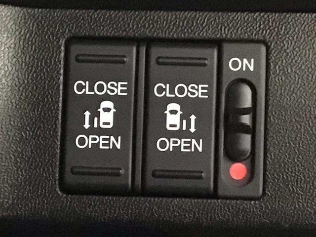 ステップワゴンスパーダ スパーダ・クールスピリットホンダセンシング　ＬＥＤ・フルセグ・メモリナビ・バックカメラ・シートヒーター・両側電動ドア・ＥＴＣ　サイドエアバック　スマートキ　アラウンドビューモニター　左右電動スライドドア　バックモニタ　地ＴＶ　ナビ＆ＴＶ　ＵＳＢ（9枚目）