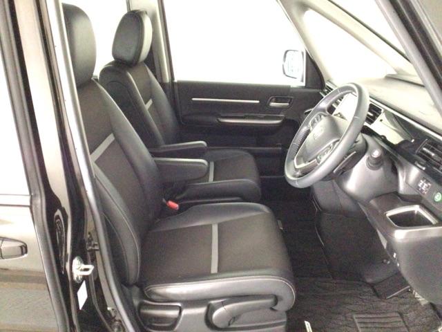 ステップワゴンスパーダ スパーダ・クールスピリットホンダセンシング　ＬＥＤ・フルセグ・メモリナビ・バックカメラ・シートヒーター・両側電動ドア・ＥＴＣ　サイドエアバック　スマートキ　アラウンドビューモニター　左右電動スライドドア　バックモニタ　地ＴＶ　ナビ＆ＴＶ　ＵＳＢ（31枚目）