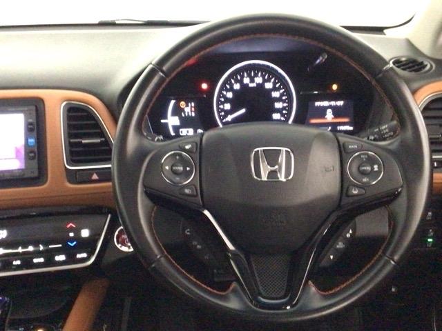 �y�n���h���z�^�]�ɂ������l�X�ȑ�������S�ɍs����悤�Ɏ��_�ړ������Ȃ����쐫�ɔz�����ꂽ�X�C�b�`�ނ��Ïk���ꂽ�R�b�N�s�b�g�ł��B