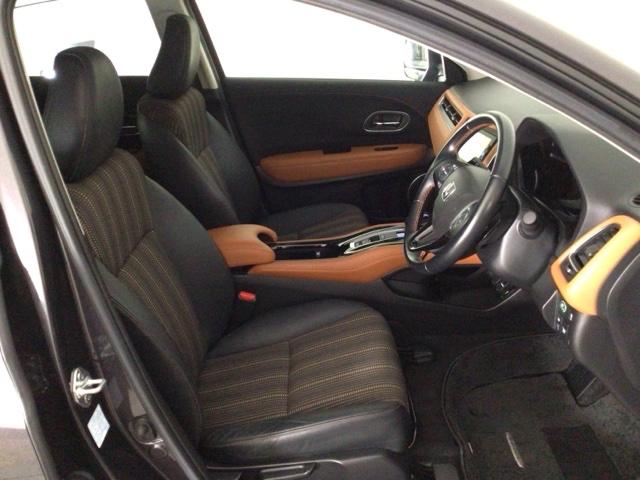 �y�O�ȁz�̂��ݍ��ނ悤�Ȍ`��Ńz�[���h���̂���t�����g�V�[�g�B��������Ǝx���Ă����̂Œ����Ԃ̉^�]�����K�ɃT�|�[�g���Ă���܂��B������񑫌���������肵�Ă܂��̂ł����났���������܂���