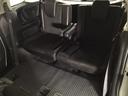 【3列目シート】しっかりした厚みの有るシートになりますので長い時間のドライブでも安心してお乗り頂けます♪