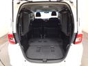 3列シートを跳ね上げると、大きな荷物も積みこめます!使い勝手もいいですね♪