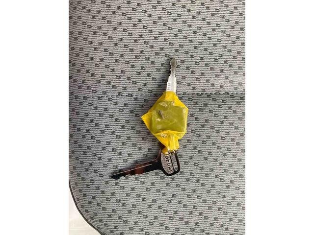 キャリイトラック 　４ＷＤ　ＡＴ　衝突被害軽減システム　クリアランスソナー　レーンアシスト　アイドリングストップ　ＥＳＣ　エアコン　パワーウィンドウ（9枚目）