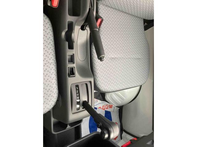 キャリイトラック 　４ＷＤ　ＡＴ　衝突被害軽減システム　クリアランスソナー　レーンアシスト　アイドリングストップ　ＥＳＣ　エアコン　パワーウィンドウ（11枚目）