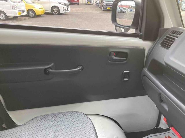 キャリイトラック 　４ＷＤ　ＡＴ　衝突被害軽減システム　クリアランスソナー　レーンアシスト　アイドリングストップ　ＥＳＣ　エアコン　パワーウィンドウ（12枚目）