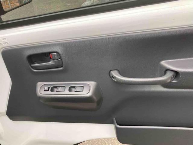 キャリイトラック ＫＸ　軽トラック　ＭＴ　衝突被害軽減システム　レーンアシスト　ＥＴＣ　ＥＳＣ　エアコン　パワーウィンドウ　運転席エアバッグ　助手席エアバッグ　ＣＤ　ミュージックプレイヤー接続可（12枚目）