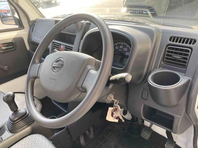 ＮＴ１００クリッパートラック 　４ＷＤ　軽トラック　ＭＴ　アルミホイール　ＥＳＣ　エアコン　運転席エアバッグ　助手席エアバッグ（2枚目）