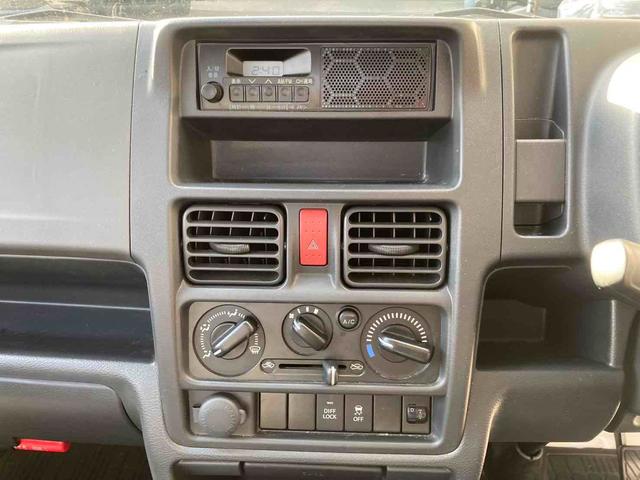 ＮＴ１００クリッパートラック 　４ＷＤ　軽トラック　ＭＴ　アルミホイール　ＥＳＣ　エアコン　運転席エアバッグ　助手席エアバッグ（4枚目）