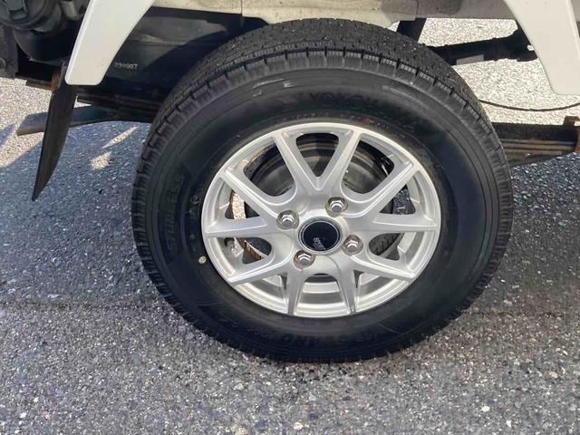 ＮＴ１００クリッパートラック 　４ＷＤ　軽トラック　ＭＴ　アルミホイール　ＥＳＣ　エアコン　運転席エアバッグ　助手席エアバッグ（19枚目）