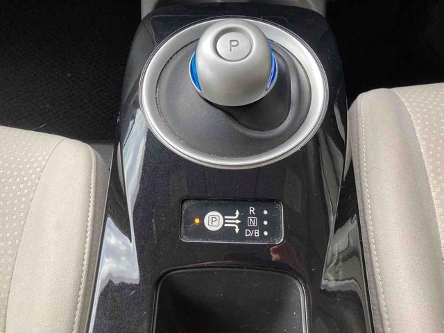 リーフ Ｇ　バックカメラ　ナビ　ＴＶ　オートクルーズコントロール　アルミホイール　電動格納ミラー　シートヒーター　ＣＶＴ　盗難防止システム　衝突安全ボディ　ＡＢＳ　ＥＳＣ　ＣＤ　ミュージックプレイヤー接続可（11枚目）