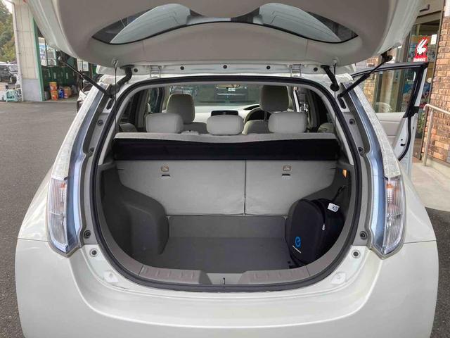 リーフ Ｇ　バックカメラ　ナビ　ＴＶ　オートクルーズコントロール　アルミホイール　電動格納ミラー　シートヒーター　ＣＶＴ　盗難防止システム　衝突安全ボディ　ＡＢＳ　ＥＳＣ　ＣＤ　ミュージックプレイヤー接続可（20枚目）