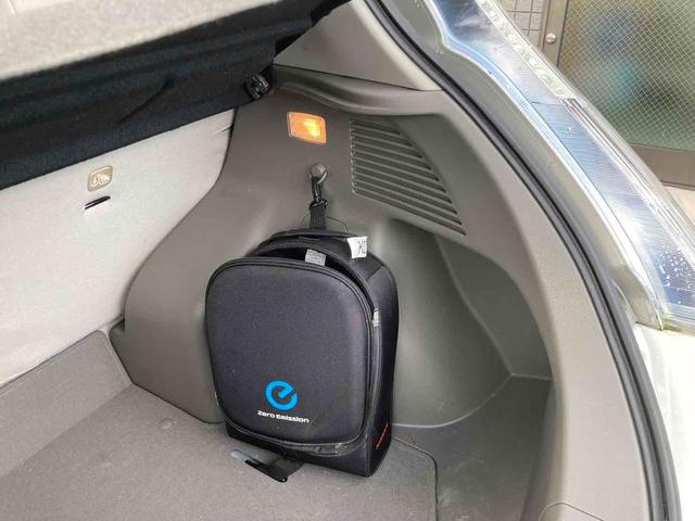 リーフ Ｇ　バックカメラ　ナビ　ＴＶ　オートクルーズコントロール　アルミホイール　電動格納ミラー　シートヒーター　ＣＶＴ　盗難防止システム　衝突安全ボディ　ＡＢＳ　ＥＳＣ　ＣＤ　ミュージックプレイヤー接続可（23枚目）