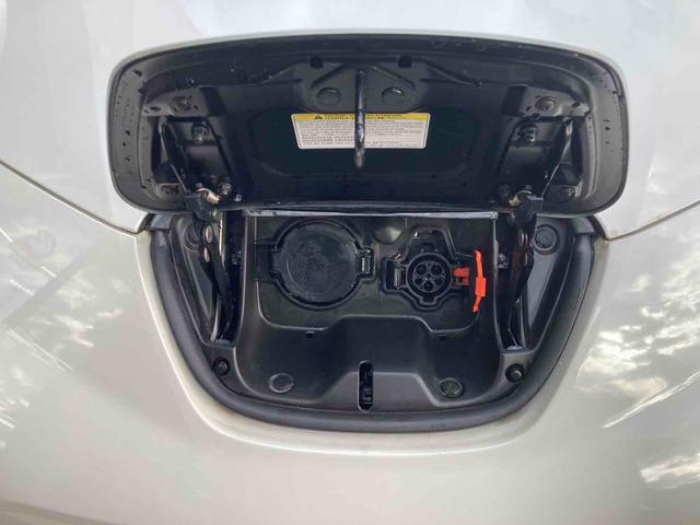 リーフ Ｇ　バックカメラ　ナビ　ＴＶ　オートクルーズコントロール　アルミホイール　電動格納ミラー　シートヒーター　ＣＶＴ　盗難防止システム　衝突安全ボディ　ＡＢＳ　ＥＳＣ　ＣＤ　ミュージックプレイヤー接続可（24枚目）