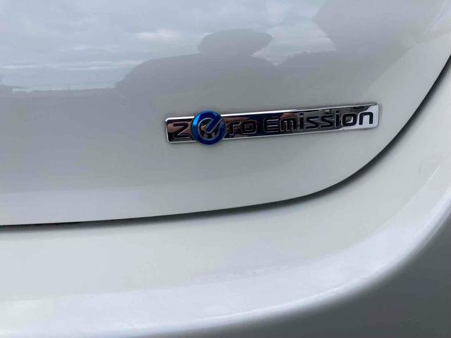 リーフ Ｇ　バックカメラ　ナビ　ＴＶ　オートクルーズコントロール　アルミホイール　電動格納ミラー　シートヒーター　ＣＶＴ　盗難防止システム　衝突安全ボディ　ＡＢＳ　ＥＳＣ　ＣＤ　ミュージックプレイヤー接続可（25枚目）