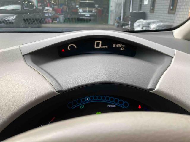 リーフ Ｇ　バックカメラ　ナビ　ＴＶ　オートクルーズコントロール　アルミホイール　電動格納ミラー　シートヒーター　ＣＶＴ　盗難防止システム　衝突安全ボディ　ＡＢＳ　ＥＳＣ　ＣＤ　ミュージックプレイヤー接続可（28枚目）