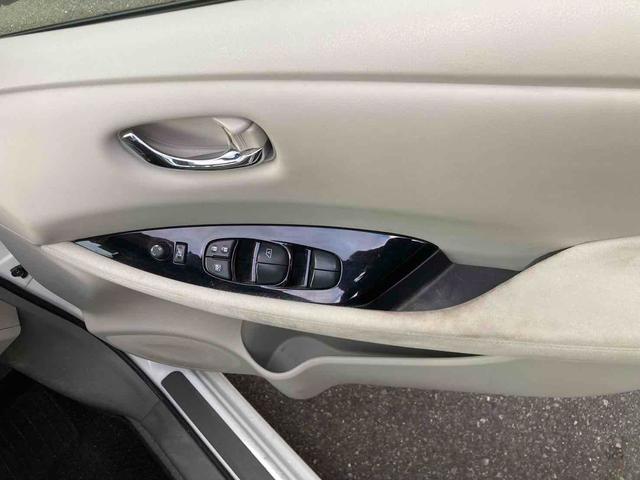 リーフ Ｇ　バックカメラ　ナビ　ＴＶ　オートクルーズコントロール　アルミホイール　電動格納ミラー　シートヒーター　ＣＶＴ　盗難防止システム　衝突安全ボディ　ＡＢＳ　ＥＳＣ　ＣＤ　ミュージックプレイヤー接続可（33枚目）