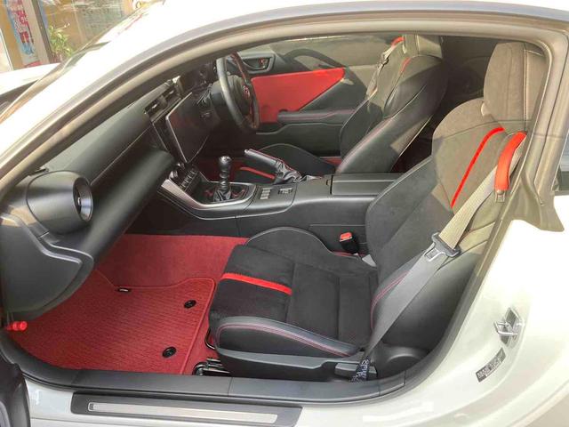 ＧＲ８６ ＲＺ　ドライブレコーダー　バックカメラ　クリアランスソナー　オートクルーズコントロール　衝突被害軽減システム　ＭＴ　ＬＥＤヘッドランプ　スマートキー　電動格納ミラー　シートヒーター　アルミホイール（9枚目）