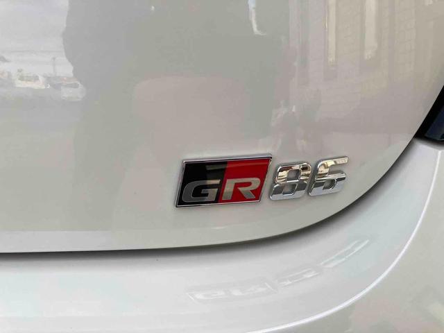 ＧＲ８６ ＲＺ　ドライブレコーダー　バックカメラ　クリアランスソナー　オートクルーズコントロール　衝突被害軽減システム　ＭＴ　ＬＥＤヘッドランプ　スマートキー　電動格納ミラー　シートヒーター　アルミホイール（18枚目）