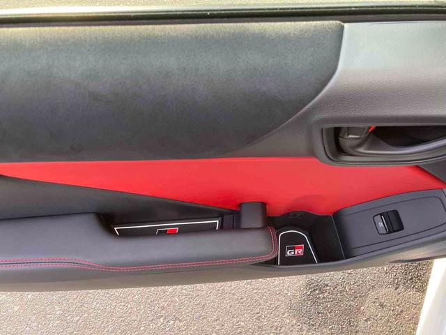 ＧＲ８６ ＲＺ　ドライブレコーダー　バックカメラ　クリアランスソナー　オートクルーズコントロール　衝突被害軽減システム　ＭＴ　ＬＥＤヘッドランプ　スマートキー　電動格納ミラー　シートヒーター　アルミホイール（21枚目）