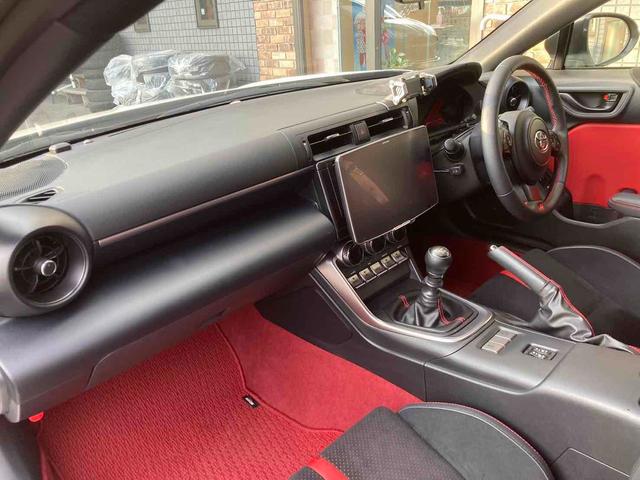 ＧＲ８６ ＲＺ　ドライブレコーダー　バックカメラ　クリアランスソナー　オートクルーズコントロール　衝突被害軽減システム　ＭＴ　ＬＥＤヘッドランプ　スマートキー　電動格納ミラー　シートヒーター　アルミホイール（22枚目）