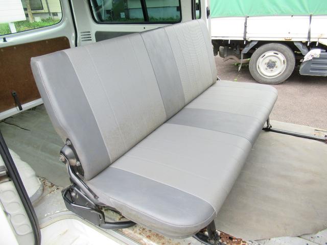 バネットバン ＤＸ　コラムＡＴ　車検８年６月　パートタイム４ＷＤ　両側スライドドア　６人乗り　プライバシーガラス　間仕切りカーテン（11枚目）