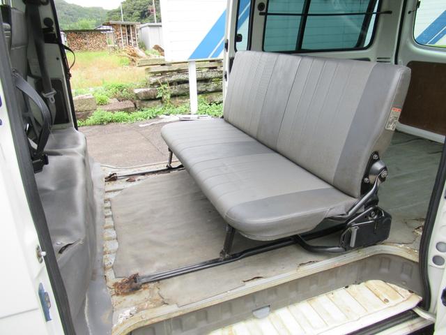 バネットバン ＤＸ　コラムＡＴ　車検８年６月　パートタイム４ＷＤ　両側スライドドア　６人乗り　プライバシーガラス　間仕切りカーテン（12枚目）