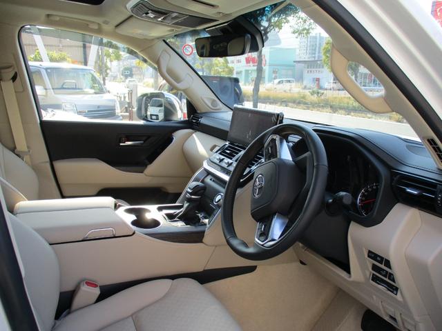 ランドクルーザー ＺＸ　メーカーＳＤナビ・ＪＢＬプレミアムＳＳ・リアエンターＳ・ムーンルーフ・ニュートラルベージュ本革Ｓ・ルーフレール・クールＢＯＸ・ＩＴＳコネクト・モデリスタエアロキット＆マフラーＣ・デフロック・寒冷地仕様（12枚目）