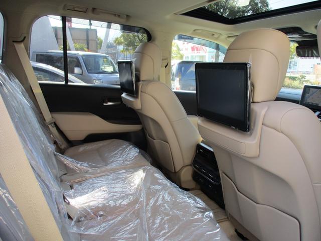 ランドクルーザー ＺＸ　メーカーＳＤナビ・ＪＢＬプレミアムＳＳ・リアエンターＳ・ムーンルーフ・ニュートラルベージュ本革Ｓ・ルーフレール・クールＢＯＸ・ＩＴＳコネクト・モデリスタエアロキット＆マフラーＣ・デフロック・寒冷地仕様（22枚目）